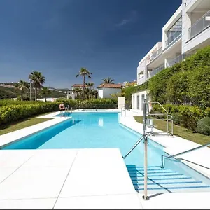 https://appartement-casares-mer-golf-piscine-paddle-finca-cortesin.1costadelsol.com